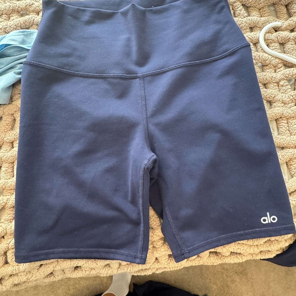 ALO Yoga Women's Navy High-Waist Shorts